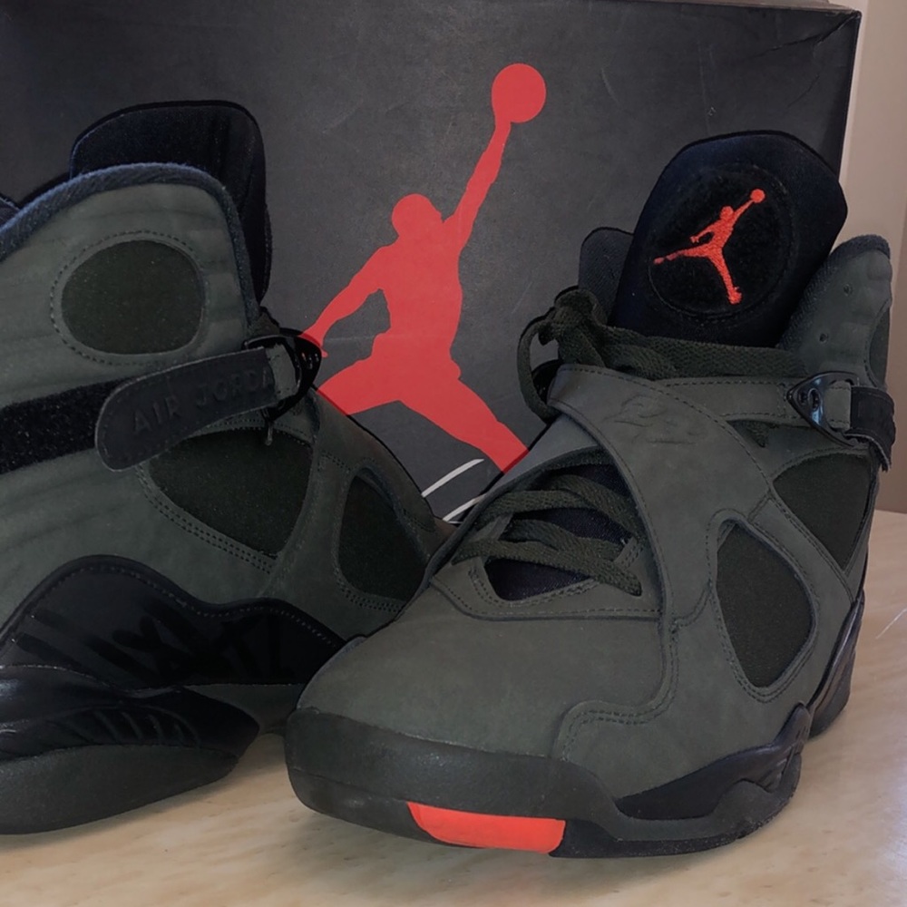 Men’s Jordan sneakers